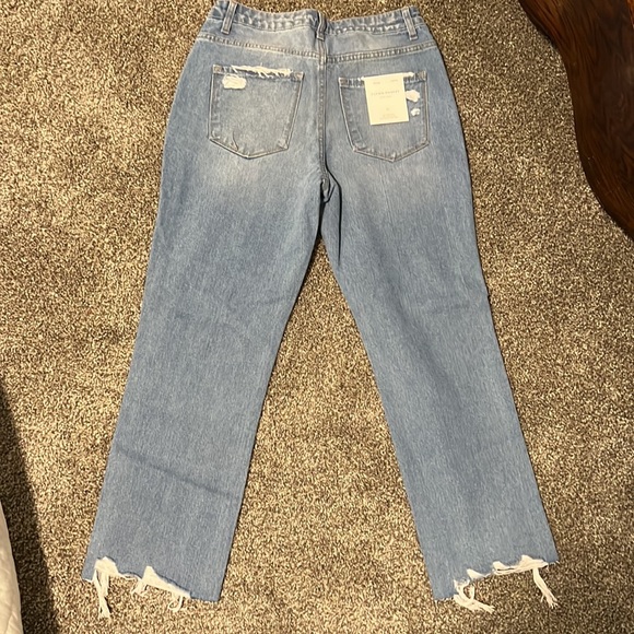 Jeans. Never worn - Picture 2 of 2
